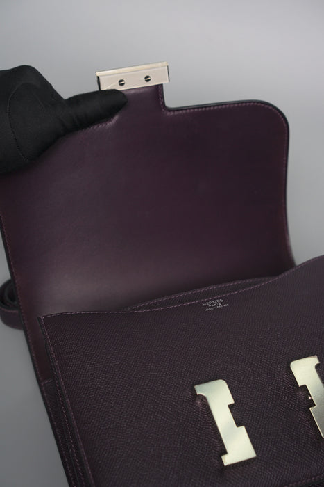 Hermes Constance 24 in Raisin Phw