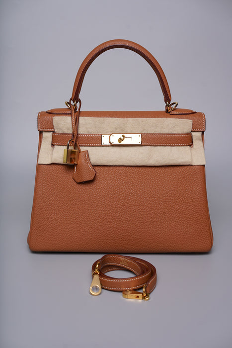 Hermes Kelly 28 in Gold Togo Ghw