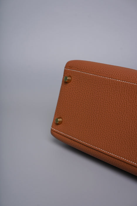 Hermes Kelly 28 in Gold Togo Ghw
