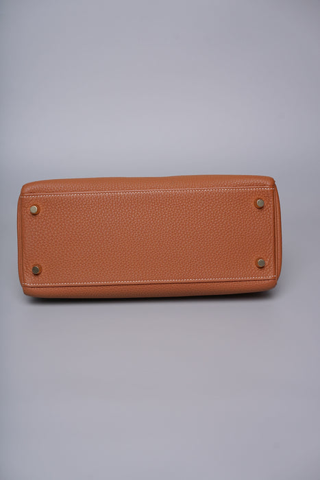 Hermes Kelly 28 in Gold Togo Ghw
