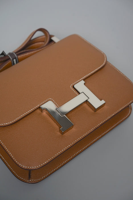 Hermes Constance 24-1 in Gold Epsom Phw
