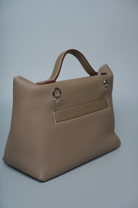 Hermes 2424-29 in Etoupe Phw