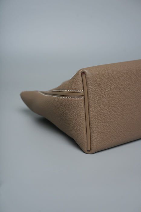 Hermes 2424-29 in Etoupe Phw