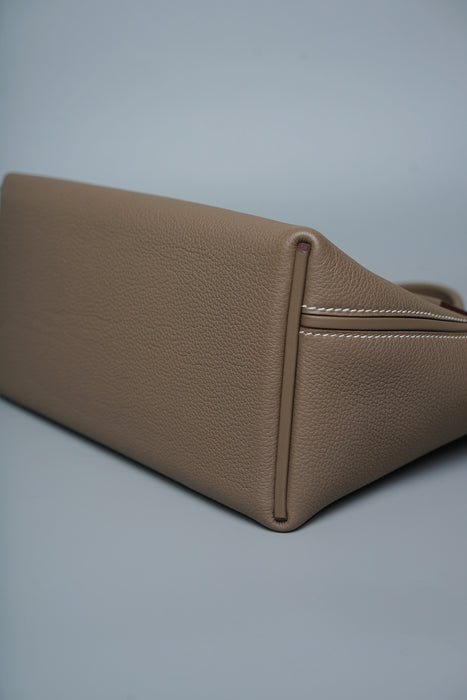 Hermes 2424-29 in Etoupe Phw