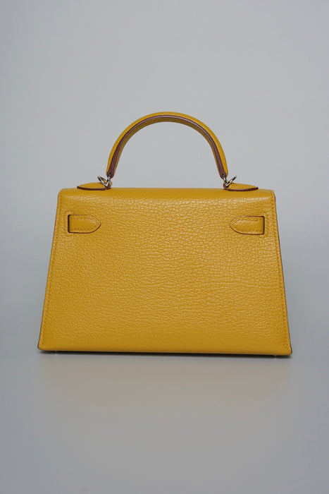 Hermes Kelly 20 in Jaune Ambre Verso Gold Phw