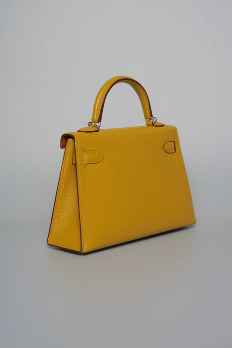 Hermes Kelly 20 in Jaune Ambre Verso Gold Phw