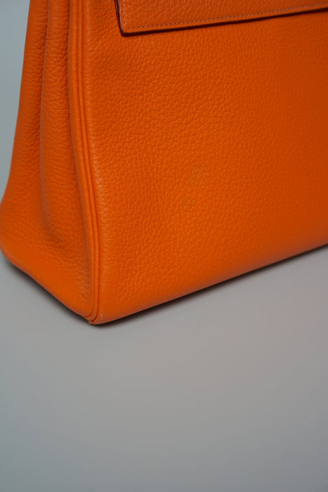 Hermes Kelly 28 in Orange Clemence Ghw