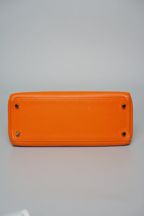 Hermes Kelly 28 in Orange Clemence Ghw