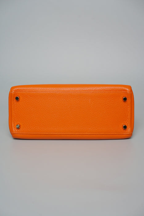 Hermes Kelly 28 in Orange Clemence Ghw