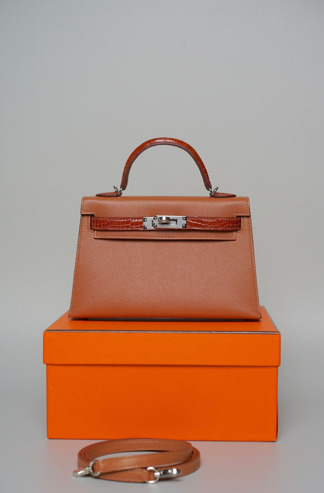 Hermes Kelly 20 Touch in Gold Madame/ Estruque Shiny Phw (Brand New)