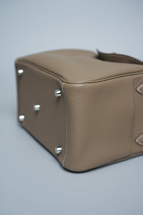 Hermes Lindy 26 in Etoupe Phw