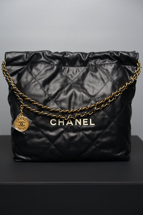 Chanel 22 Small in Black Ghw