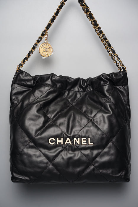 Chanel 22 Small in Black Ghw