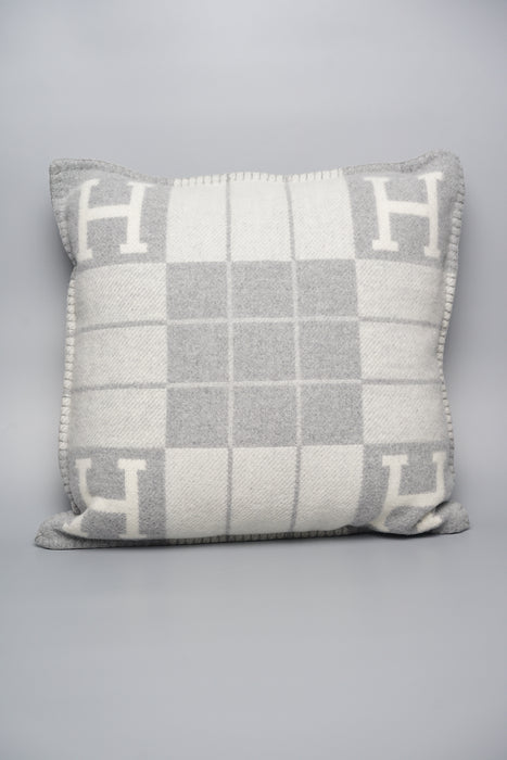 Hermes Avalon lll Cushion in Écru Gris Clair (Brand New)– orangeporter