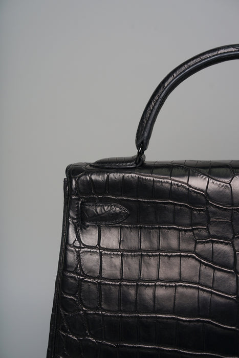 Hermes Kelly 32 in So Black Matte Niloticus Phw
