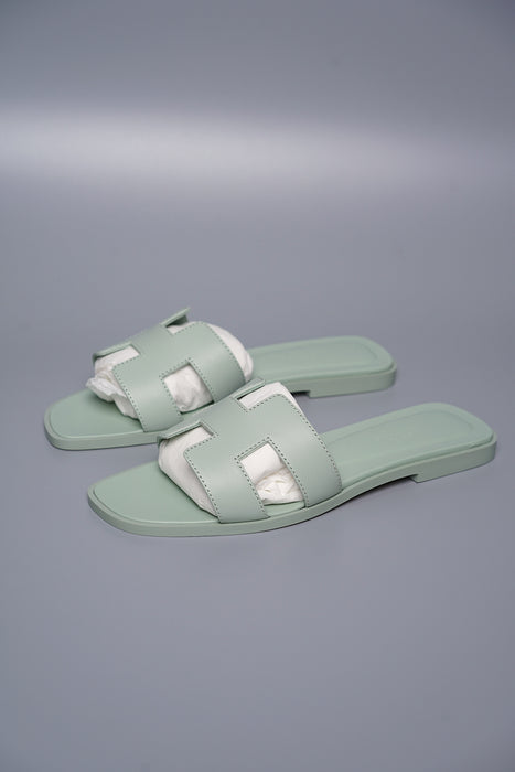 Hermes Oran Sandals in Vert D'Eau Size 37 (Brand New)