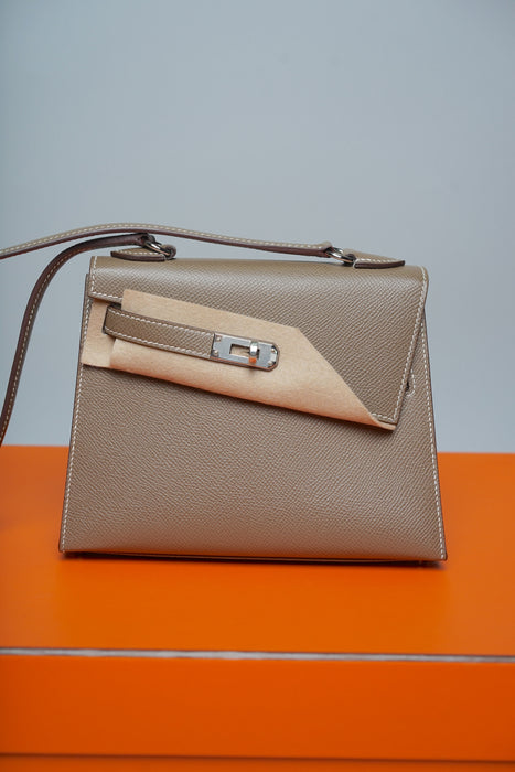 Hermes Kelly Desordre in Etoupe Epsom Ghw