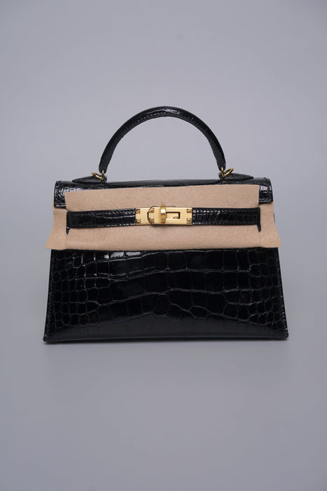 Hermes Kelly Sellier 20 in Noir Shiny Alligator Ghw