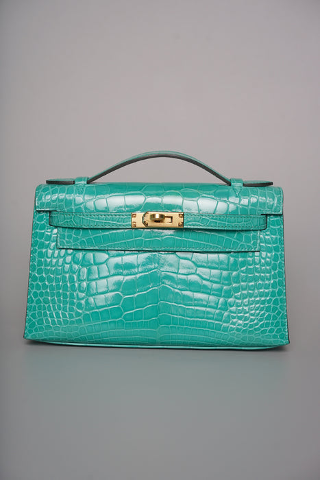 Hermes Kelly Pochette in Vert Jade Shiny Alligator Ghw