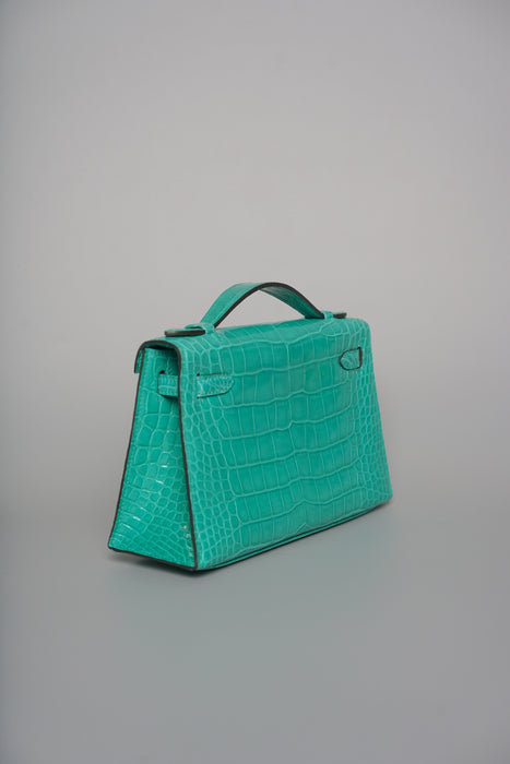 Hermes Kelly Pochette in Vert Jade Shiny Alligator Ghw