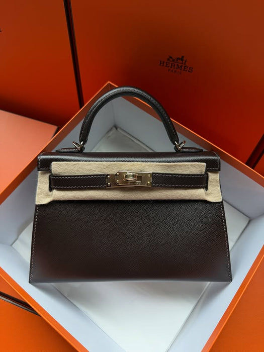 Hermes Kelly 20 in Bai Brun Madame Permabrass (Brand New)