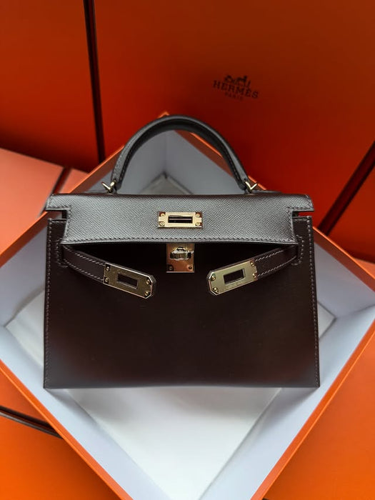 Hermes Kelly 20 in Bai Brun Madame Permabrass (Brand New)