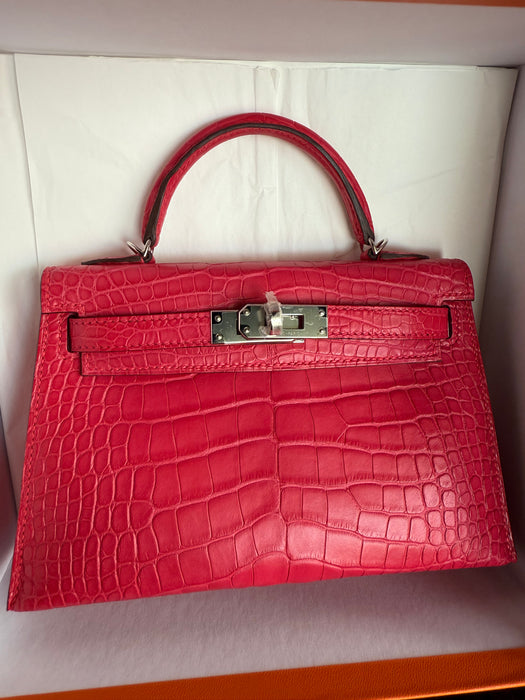 Hermes Kelly 20 in Rose Extreme Matte Alligator Phw (Brand New)