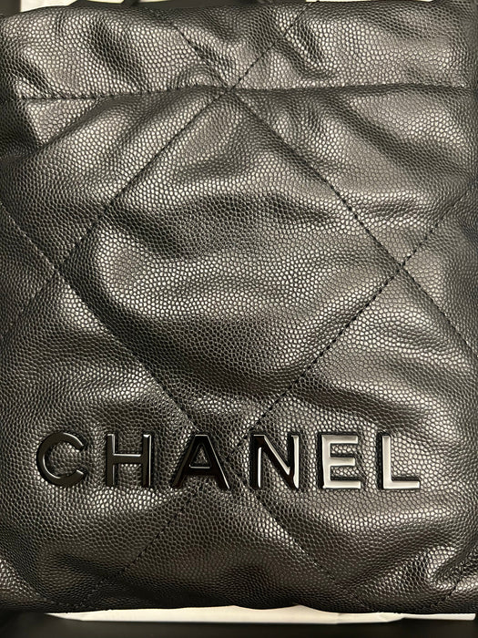 Chanel 22 Mini Black Caviar in Ghw (Brand New)