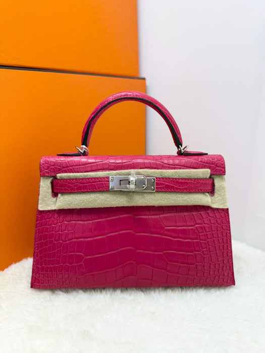 Hermes Kelly 20 in Rose Extreme Matte Alligator Phw (Brand New)