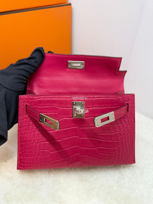 Hermes Kelly 20 in Rose Extreme Matte Alligator Phw (Brand New)