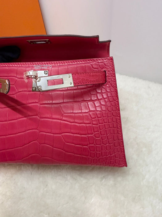 Hermes Kelly 20 in Rose Extreme Matte Alligator Phw (Brand New)