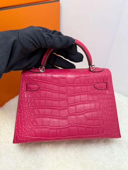 Hermes Kelly 20 in Rose Extreme Matte Alligator Phw (Brand New)