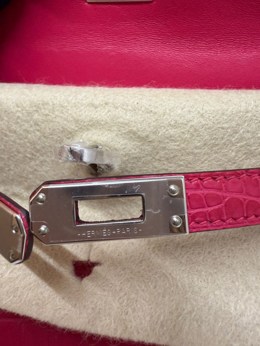 Hermes Kelly 20 in Rose Extreme Matte Alligator Phw (Brand New)