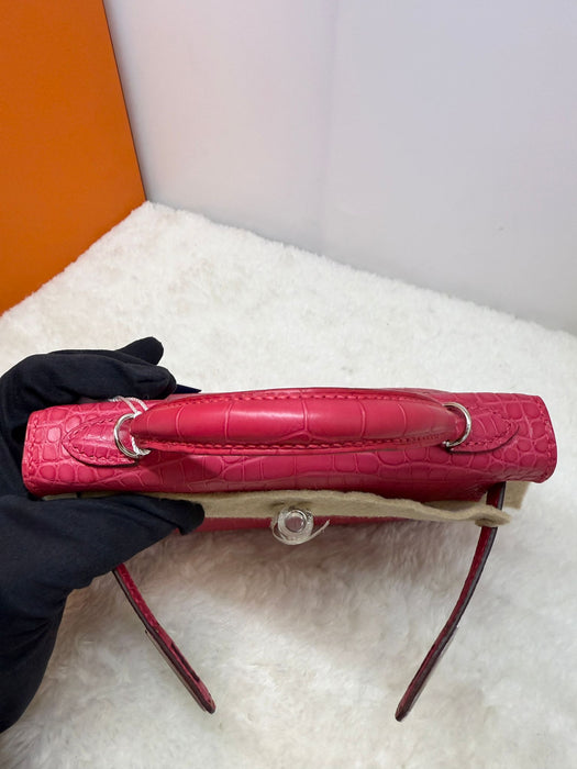 Hermes Kelly 20 in Rose Extreme Matte Alligator Phw (Brand New)