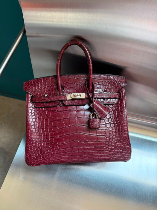 Hermes Birkin 25 in Burgundy / Bordeaux Matte Alligator Phw