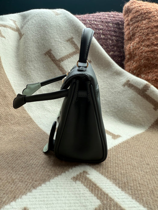 Hermes Kelly Dole in Vert Fonce/Vert Peppermint Permabrass (Brand New)