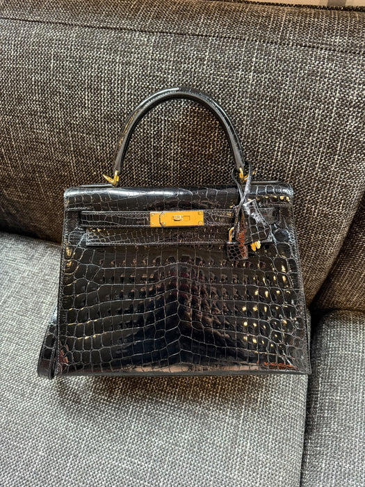 Hermes Kelly 28 in Black Shiny Alligator Ghw