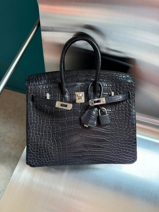 Hermes Birkin 25 in Black Matte Alligator Phw (Brand New)