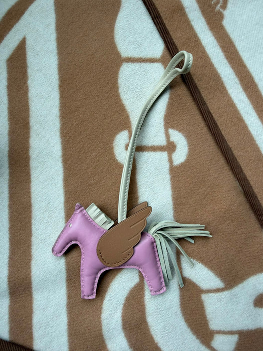 Hermes Rodeo Pegase Charm PM in Mauve Sylvestre/Craie/Chai Milo Lambskin