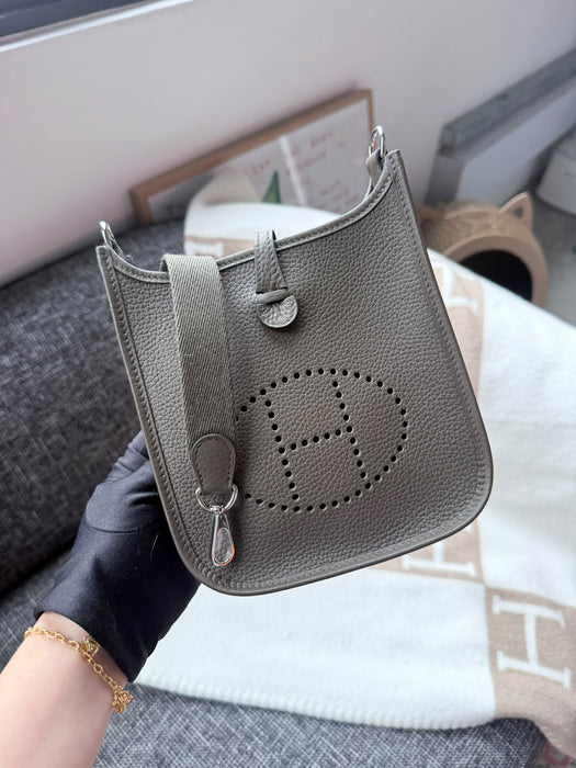 Hermes Mini Evelyne in Amazon Phw (Brand New)