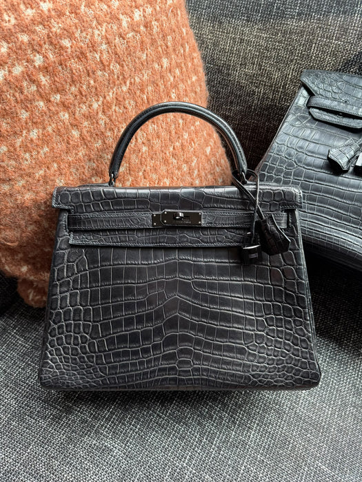 Hermes Kelly 32 in So Black Matte Niloticus Phw
