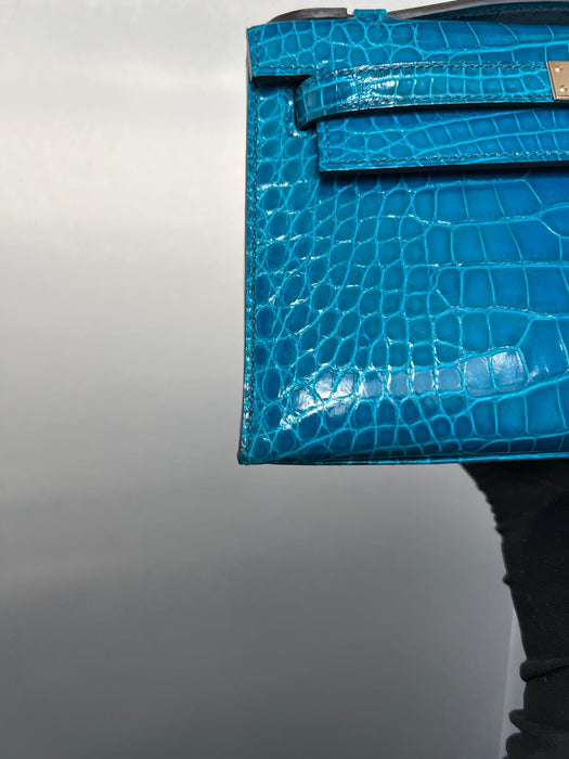 Hermes Kelly Pochette in Blue Izmir Shiny Alligator Phw