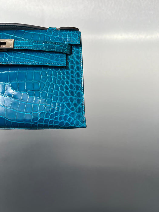 Hermes Kelly Pochette in Blue Izmir Shiny Alligator Phw