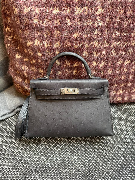 Hermes Kelly 20 in Black Ostrich Phw (Brand New)