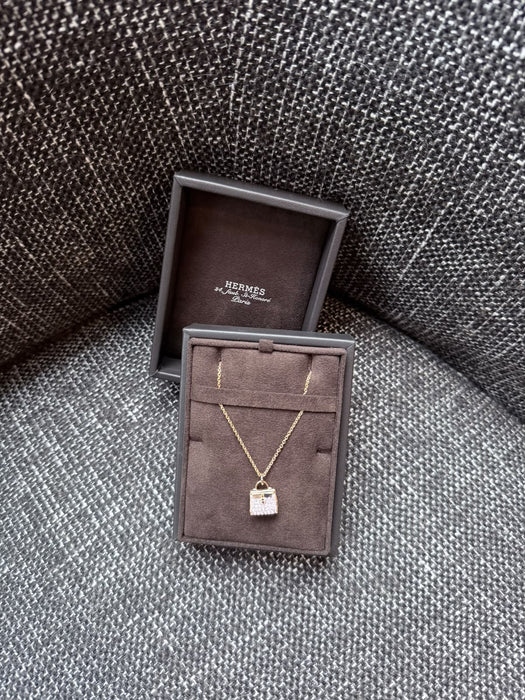Hermes Amulettes Kelly Pendant in Rose Gold and Pink Sapphire (Brand New)