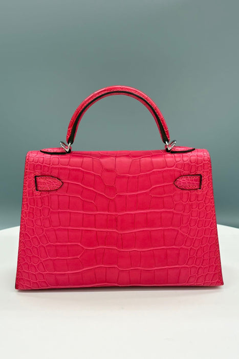 Hermes Kelly 20 in Rose Extreme Matte Alligator Phw