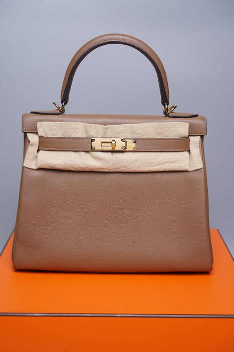 Hermes Kelly 28 Retourne Beige de Weimar in Ghw