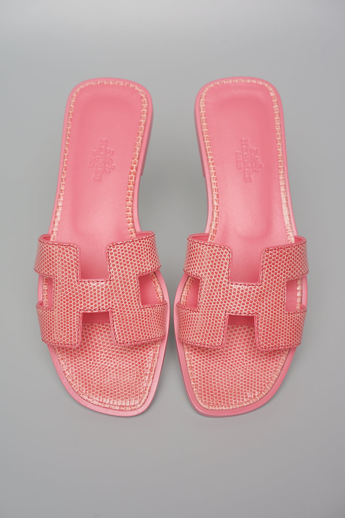 Hermes Oran Sandals in Rose Jaipur Lizard Size 35 (Brand New)