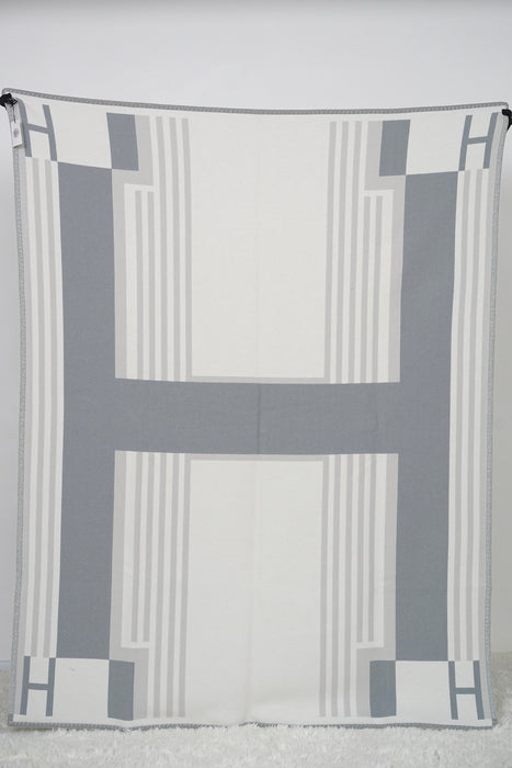 Hermes Ithaque Throw Blanket in Gris Perle (Brand New)