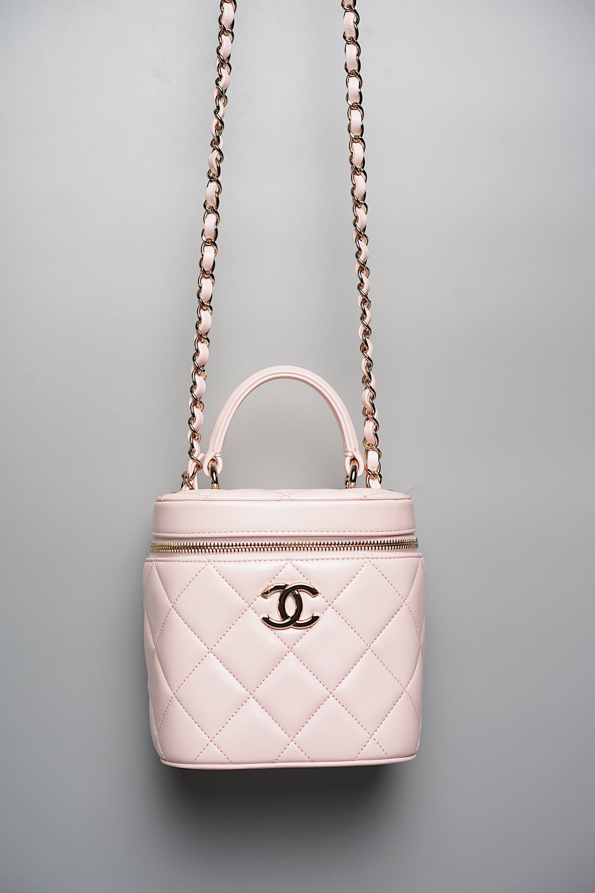 Chanel Trendy CC Vanity Case in Light Pink - Main Image